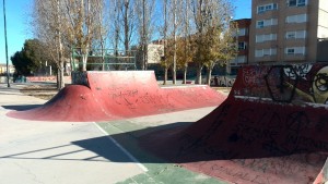 Foto con las rampas de skatepark -dónde-patinar-en-Sueca-Valencia