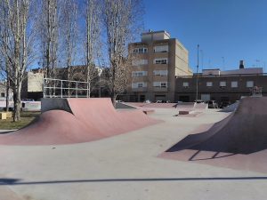 sueca-skatepark-half-pipe
