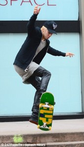 foto-de Justin-bieber-posando-skater-skateboarding-poser
