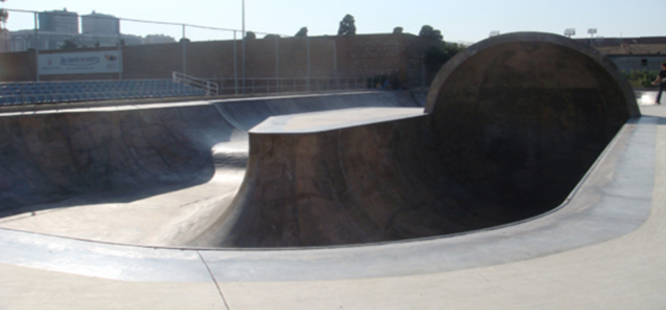 foto-skatepark-betero-virgen-del-carmen-valencia-rampa-hi-ha-skateboarding-sex-and-skate-and-rocknroll