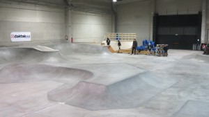 foto-skatepark-indoor-madrid-la-nave-villanueva-de-la-cañada